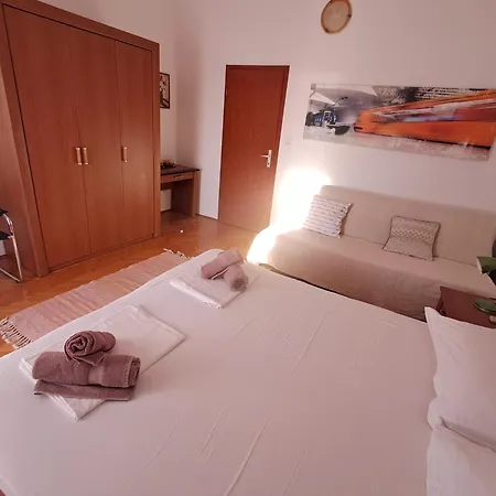 Gostinjska kuća Kamena 57 Tucepi