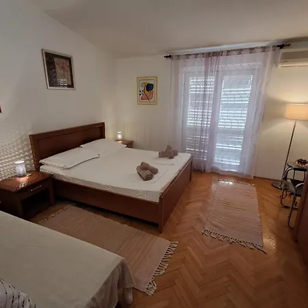 Gostinjska kuća Kamena 57 Tucepi